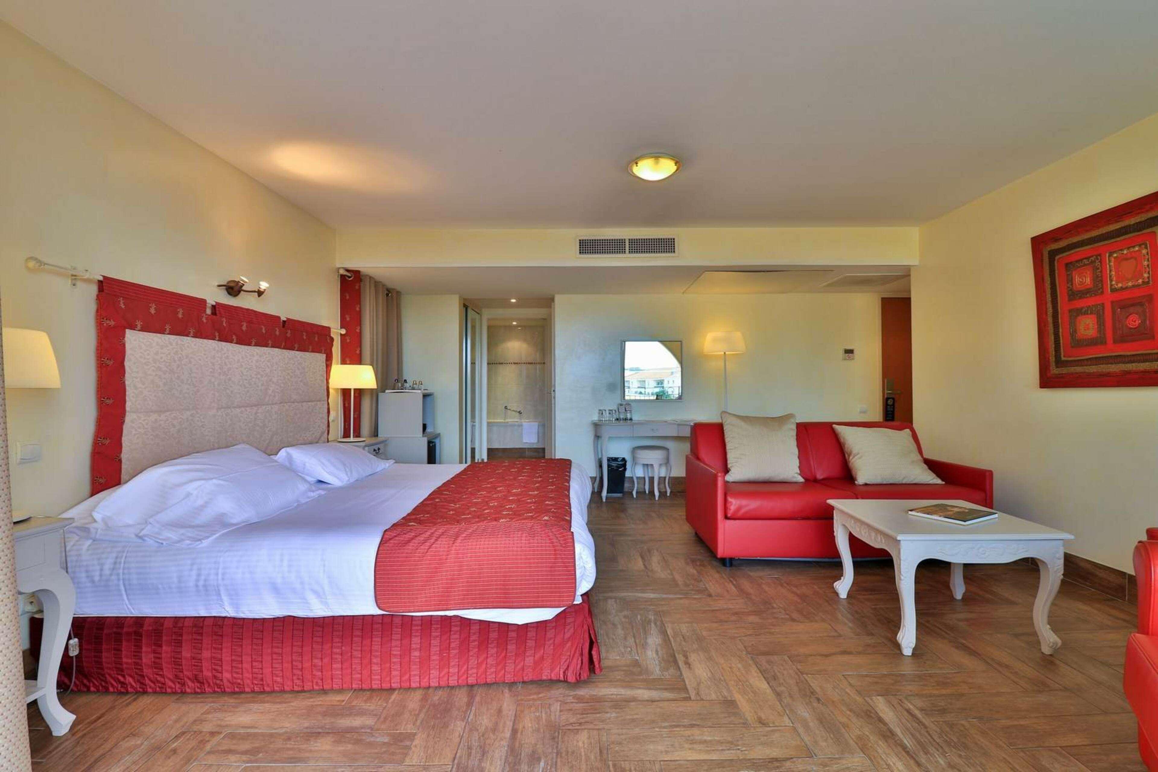 Best Western Plus Soleil et Jardin Sanary-sur-Mer Exterior foto