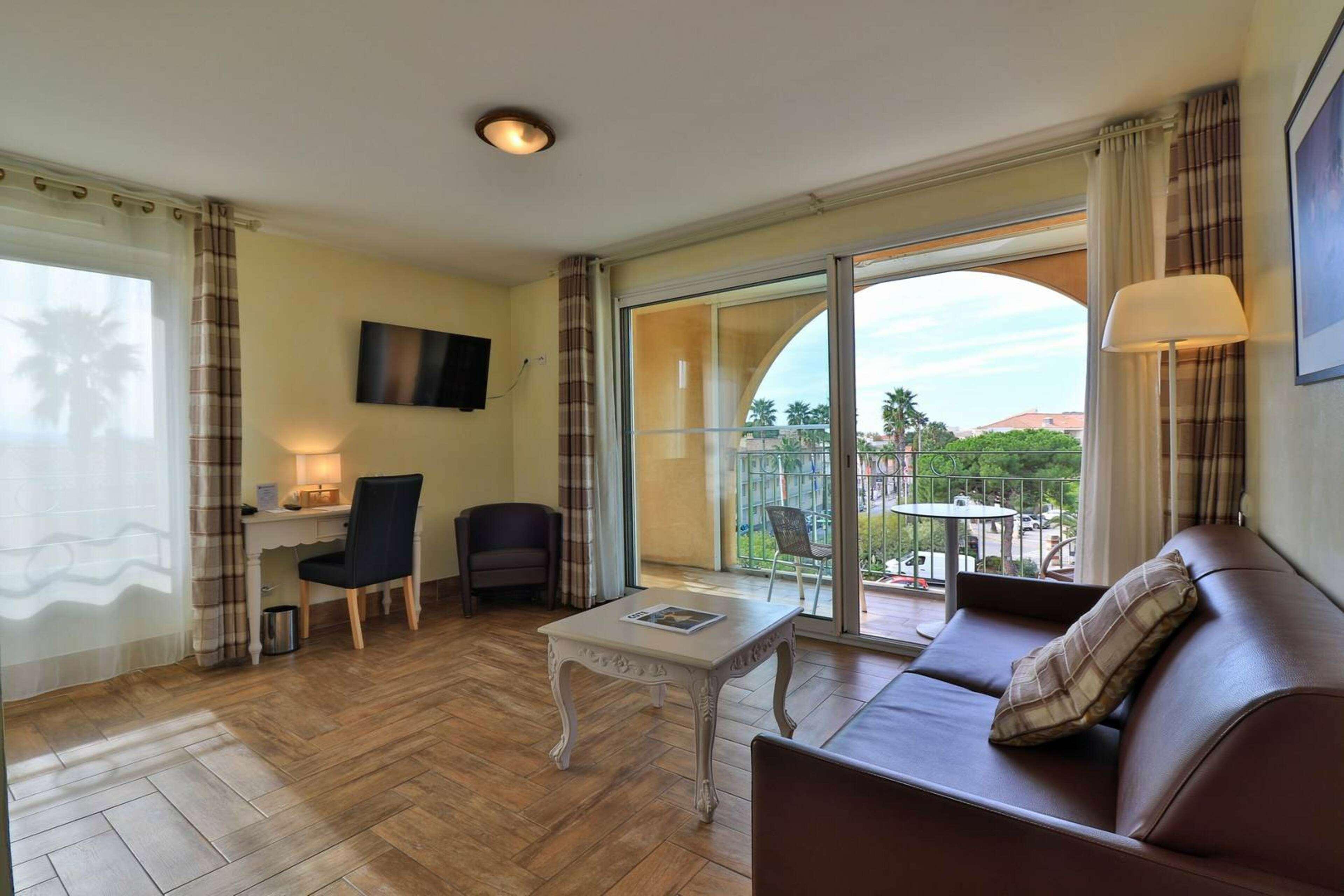 Best Western Plus Soleil et Jardin Sanary-sur-Mer Exterior foto