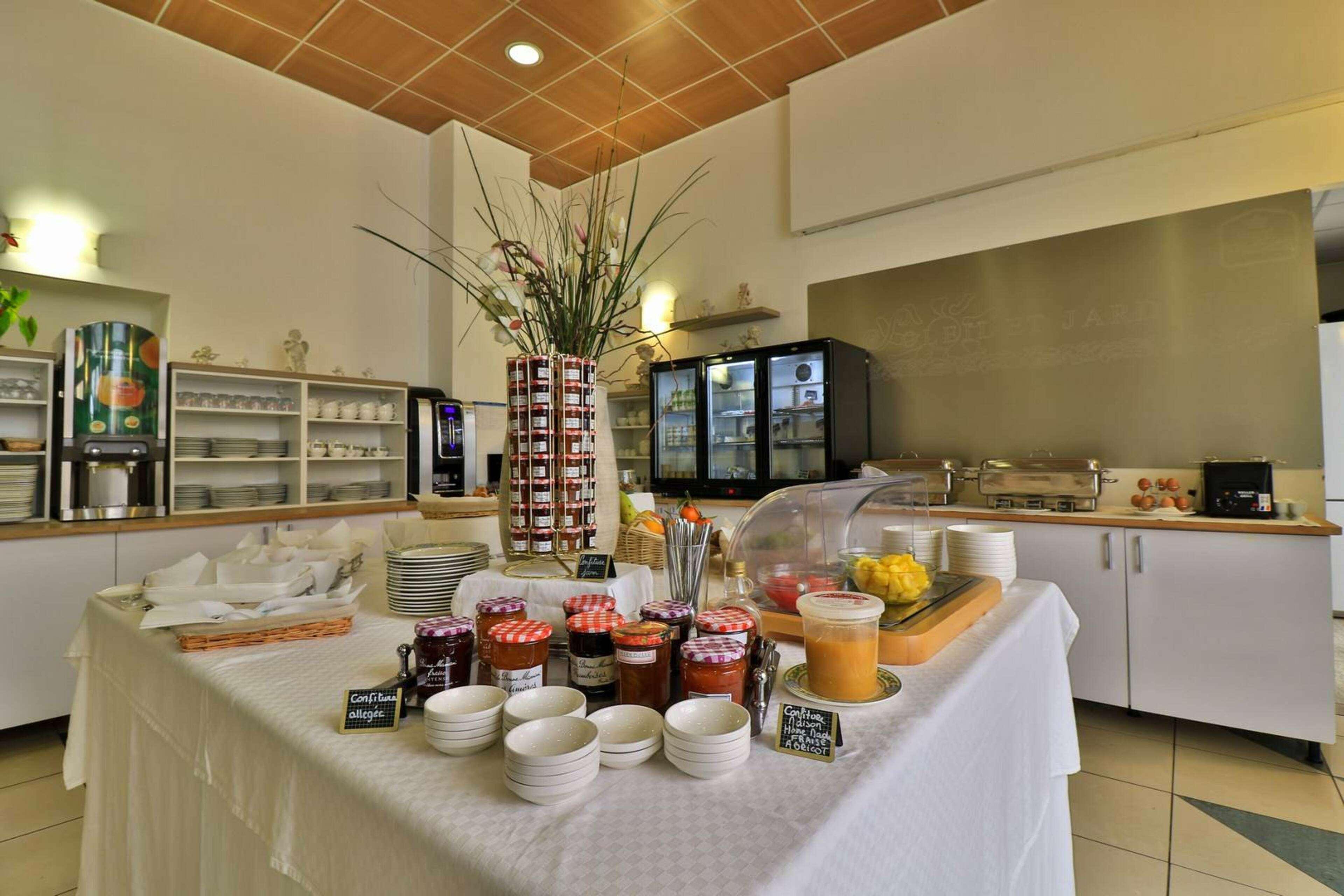 Best Western Plus Soleil et Jardin Sanary-sur-Mer Exterior foto