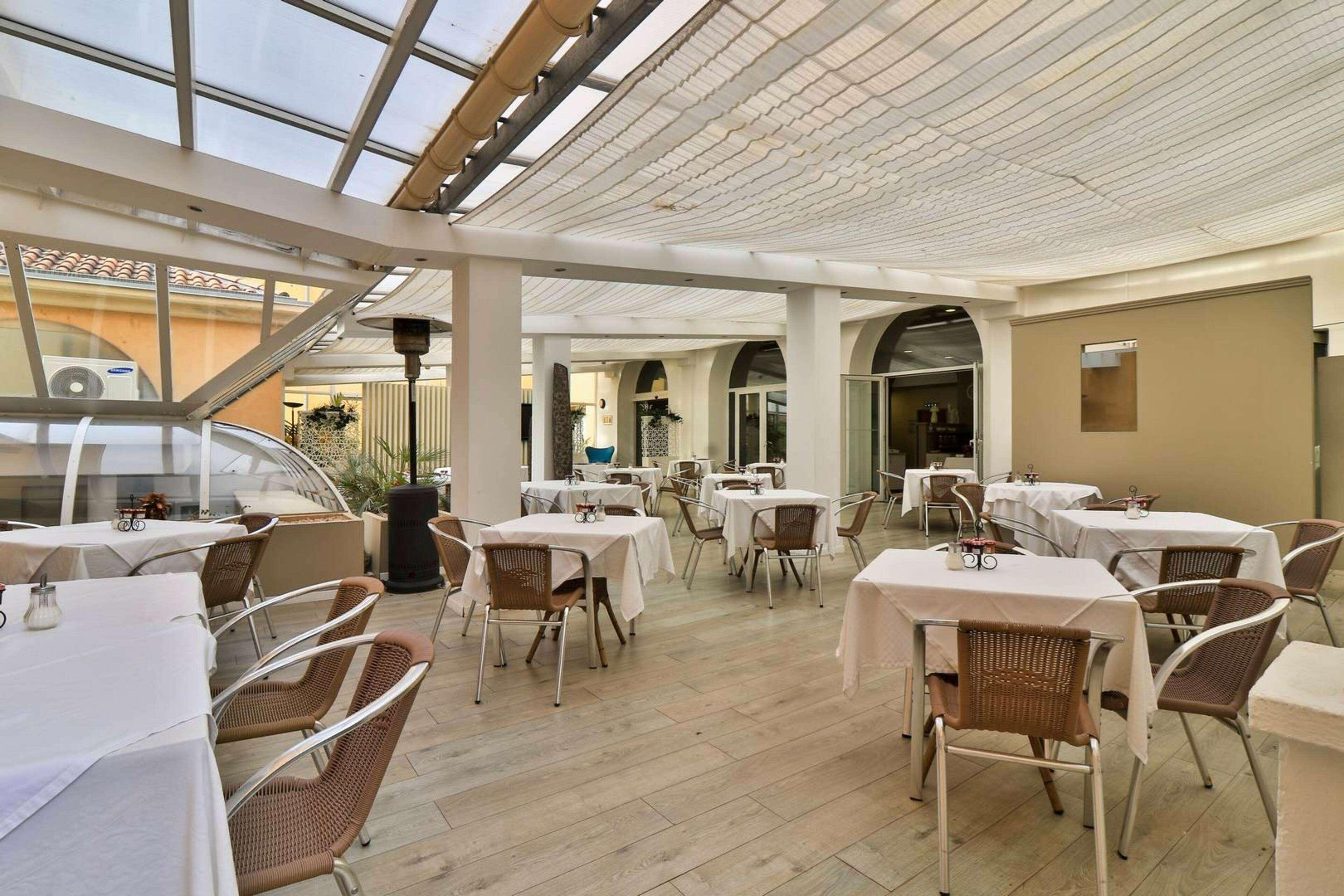 Best Western Plus Soleil et Jardin Sanary-sur-Mer Restaurant foto
